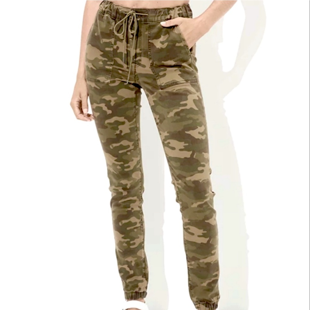 American Eagle Ne(x)t Level Stretch Camo Denim Joggers, American Eagle Joggers